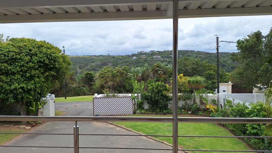 6 Bedroom Property for Sale in Gonubie Eastern Cape